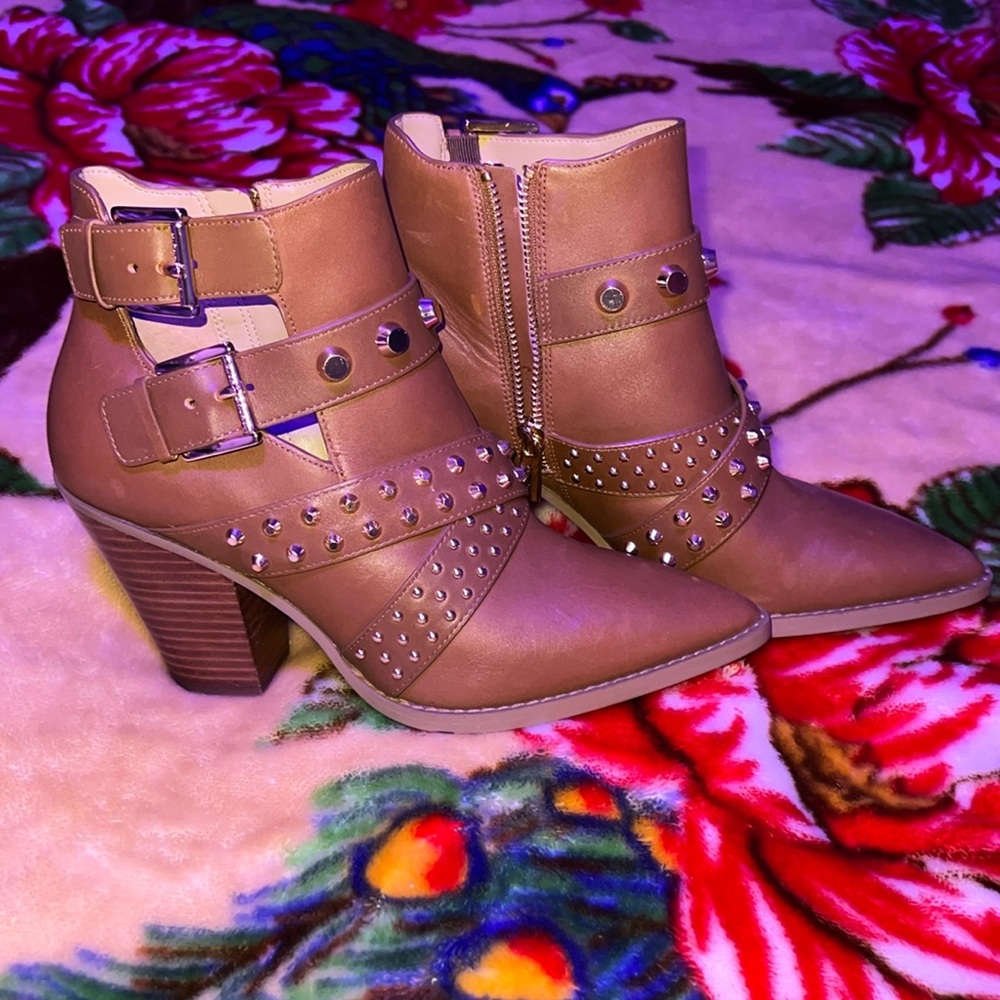 Michael Kors Dover Astor Stud Leather Ankle Boots💥